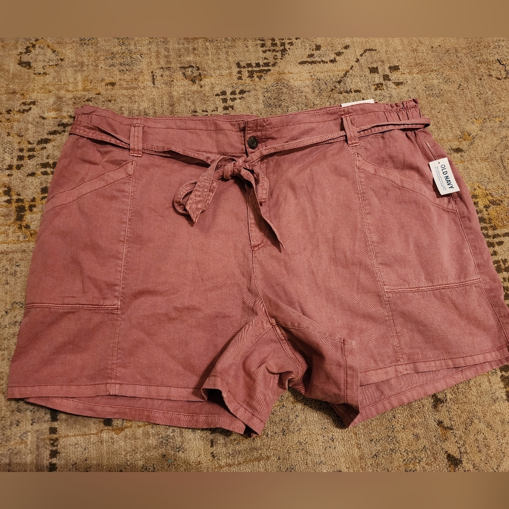 Old Navy short. XXL